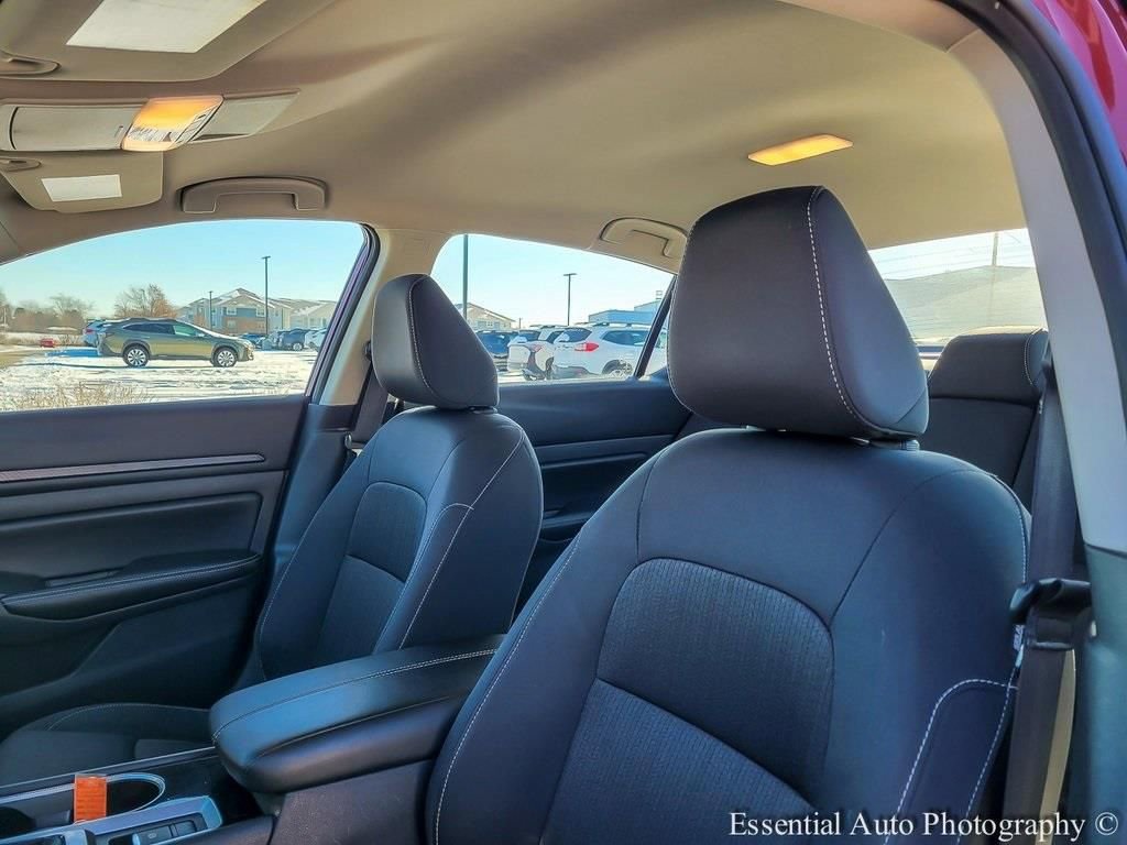 Used 2024 Nissan Altima 2.5 SV image 10