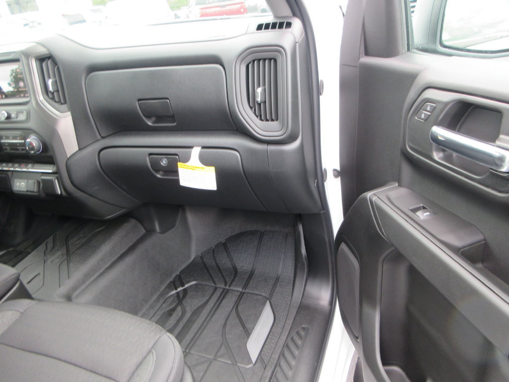 New 2026 Chevrolet Silverado 1500 Custom w/ Turbomax Blackout Package AWD/4WD image 18
