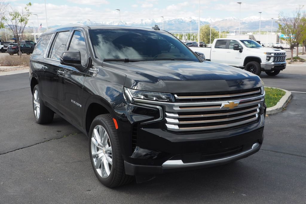Used 2022 Chevrolet Suburban High Country w/ Premium Package 2 image 9