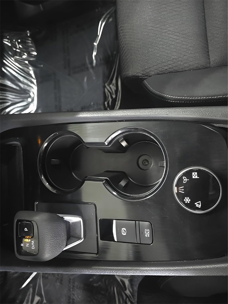 Used 2024 Nissan Rogue SV image 27