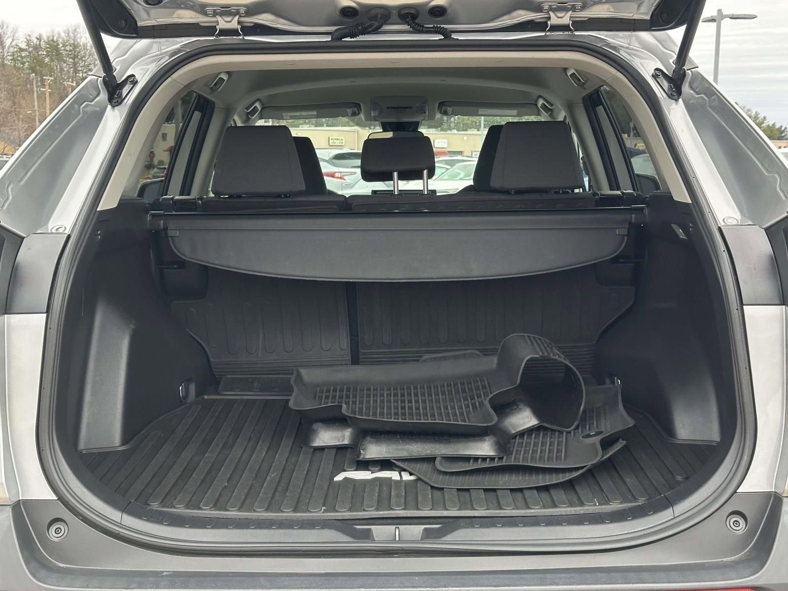 Used 2020 Toyota RAV4 XLE w/ All Weather Liner Package image 12