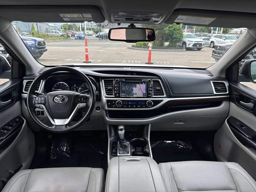 Used 2015 Toyota Highlander Limited AWD/4WD image 13