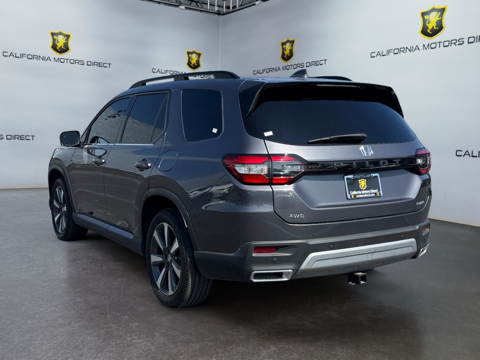 Used 2025 Honda Pilot Elite image 3
