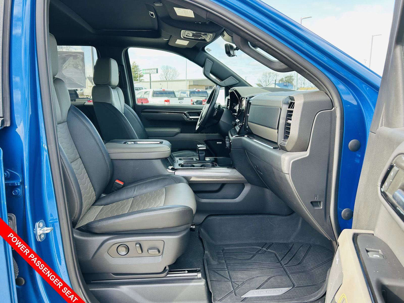 Used 2022 Chevrolet Silverado 1500 ZR2 w/ Technology Package image 37