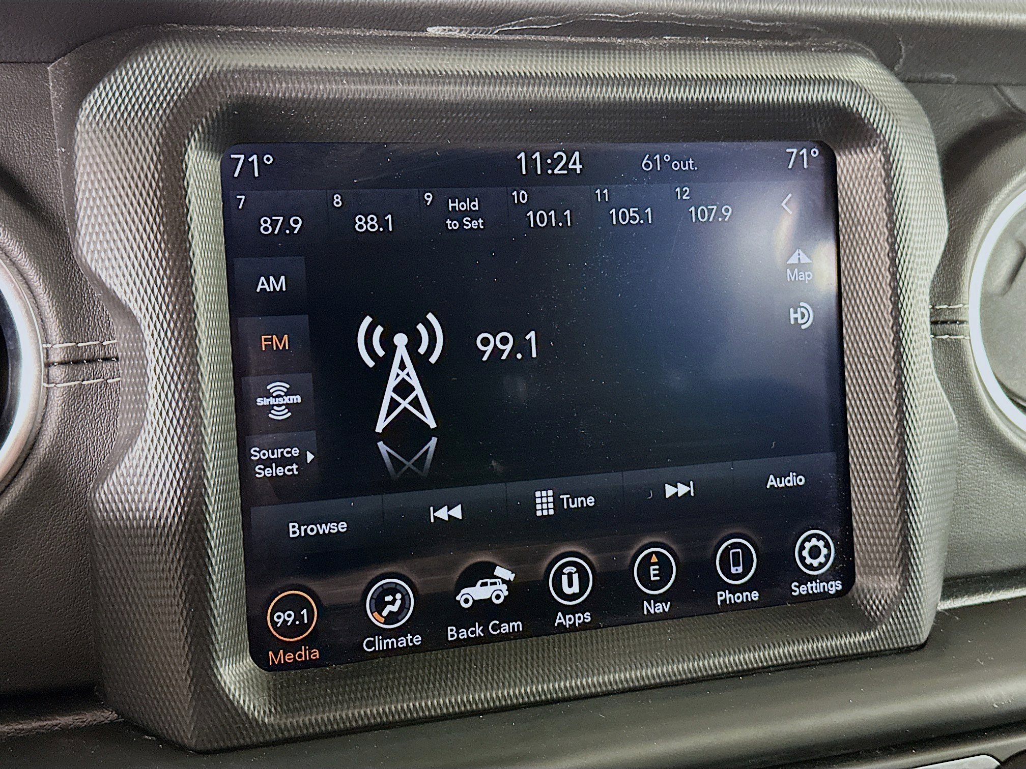 Used 2021 Jeep Wrangler Sahara w/ Cold Weather Group image 21