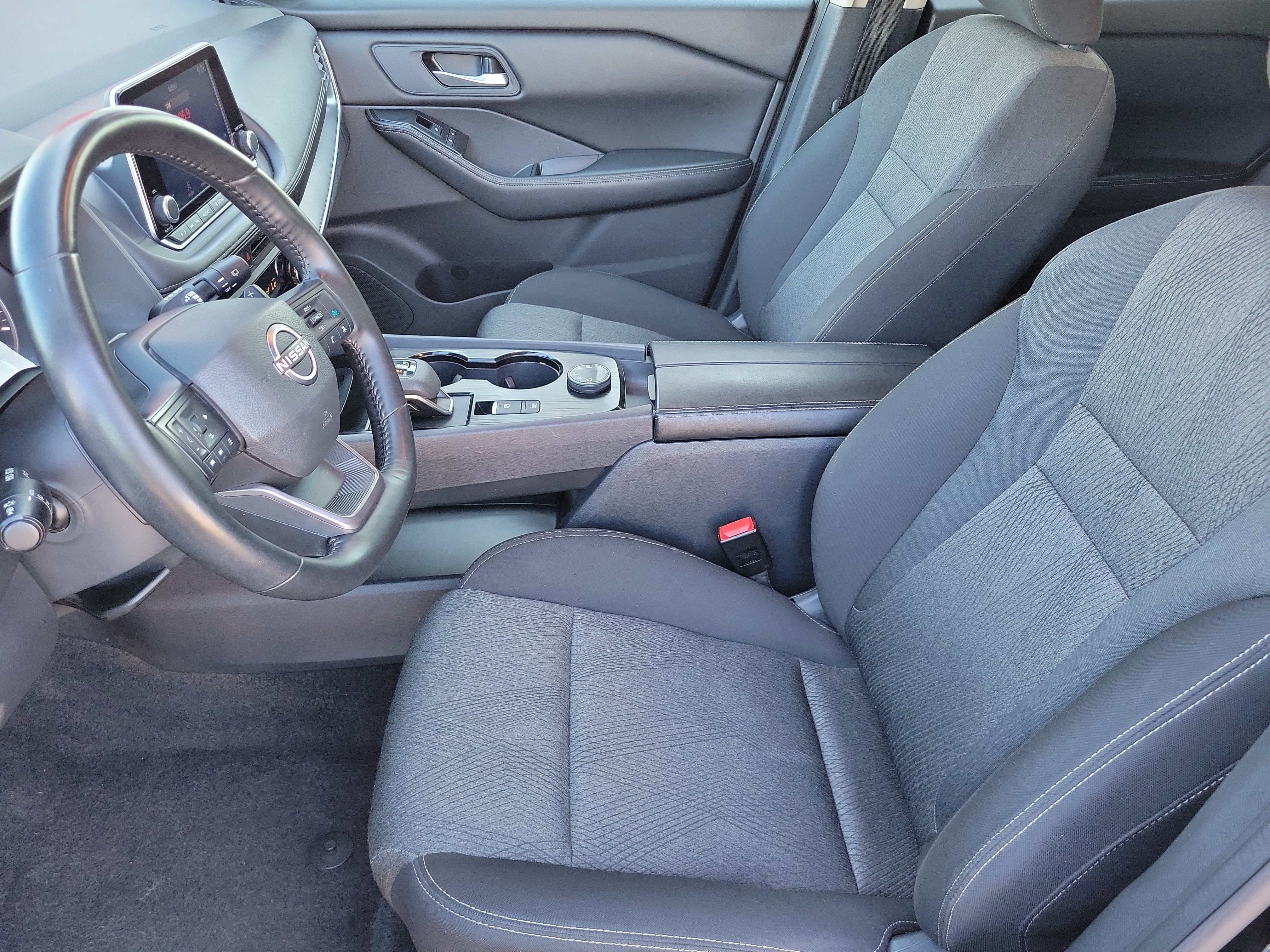 Used 2025 Nissan Rogue SV AWD/4WD image 9