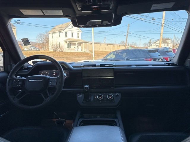 Used 2022 Land Rover Defender 110 V8 image 38