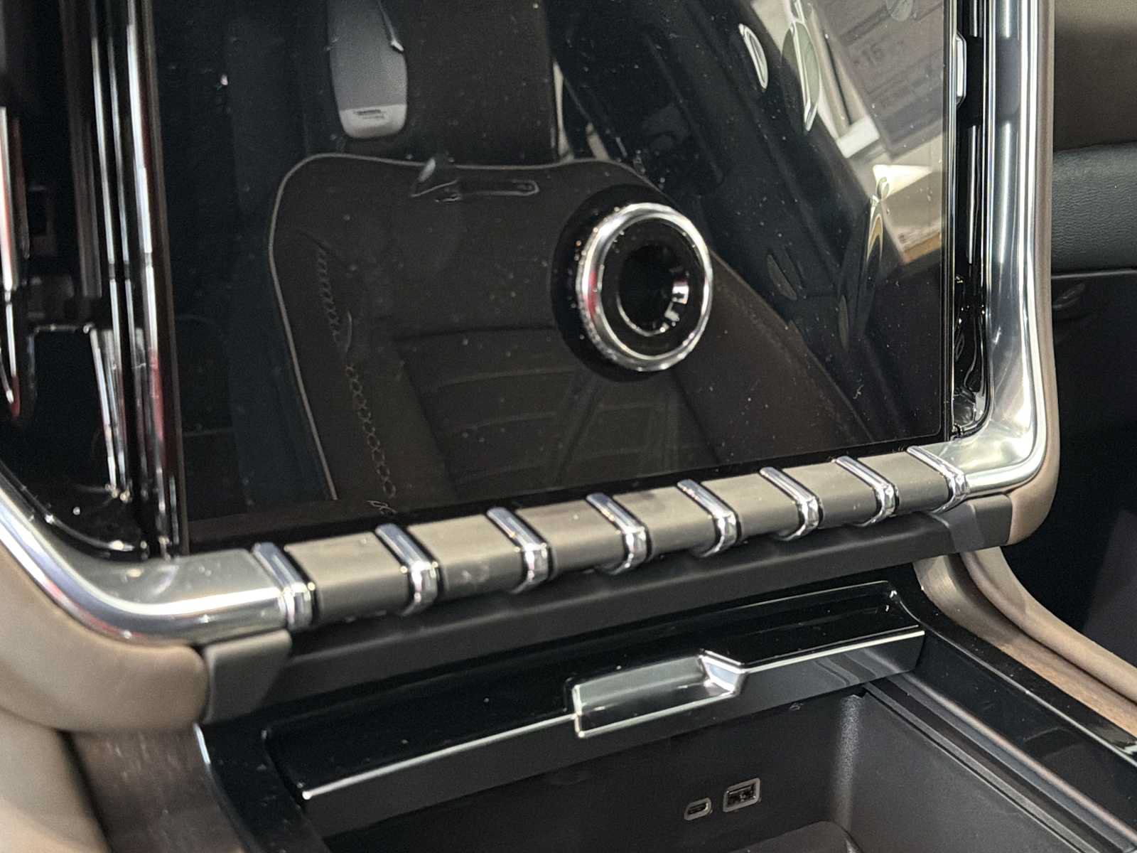 New 2026 GMC Yukon Denali Ultimate AWD/4WD image 4
