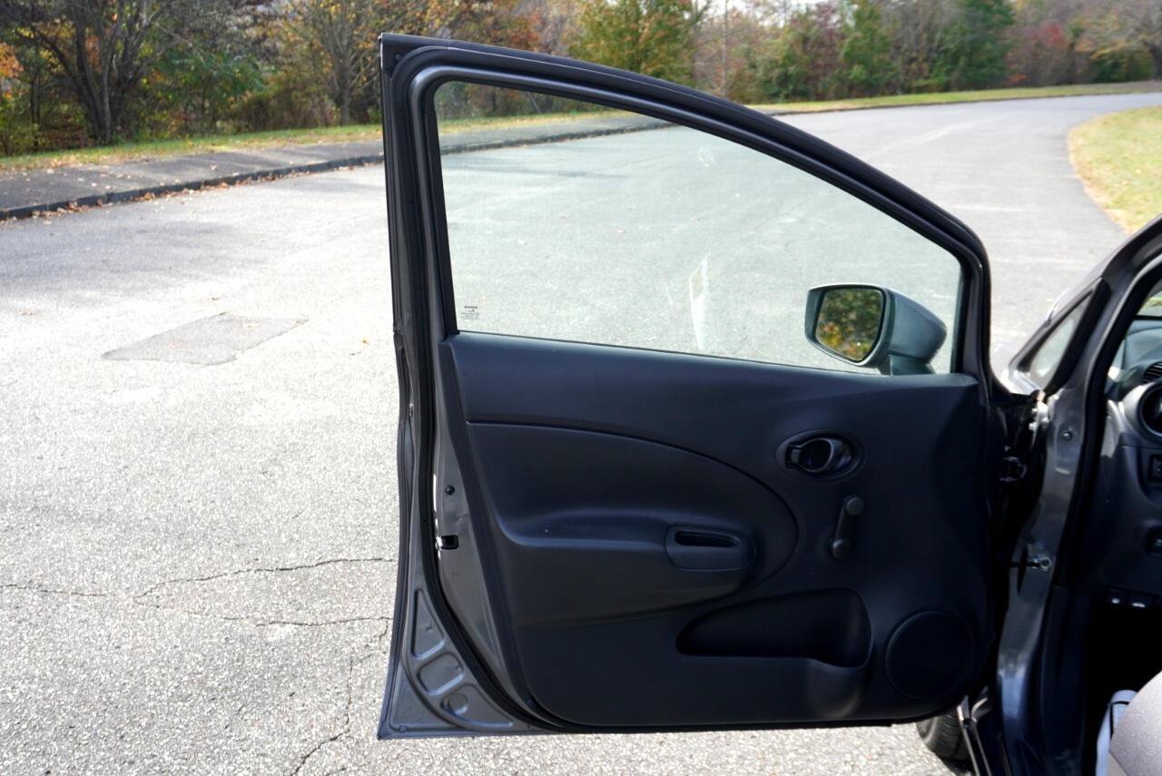 Used 2018 Nissan Versa Note S FWD image 13