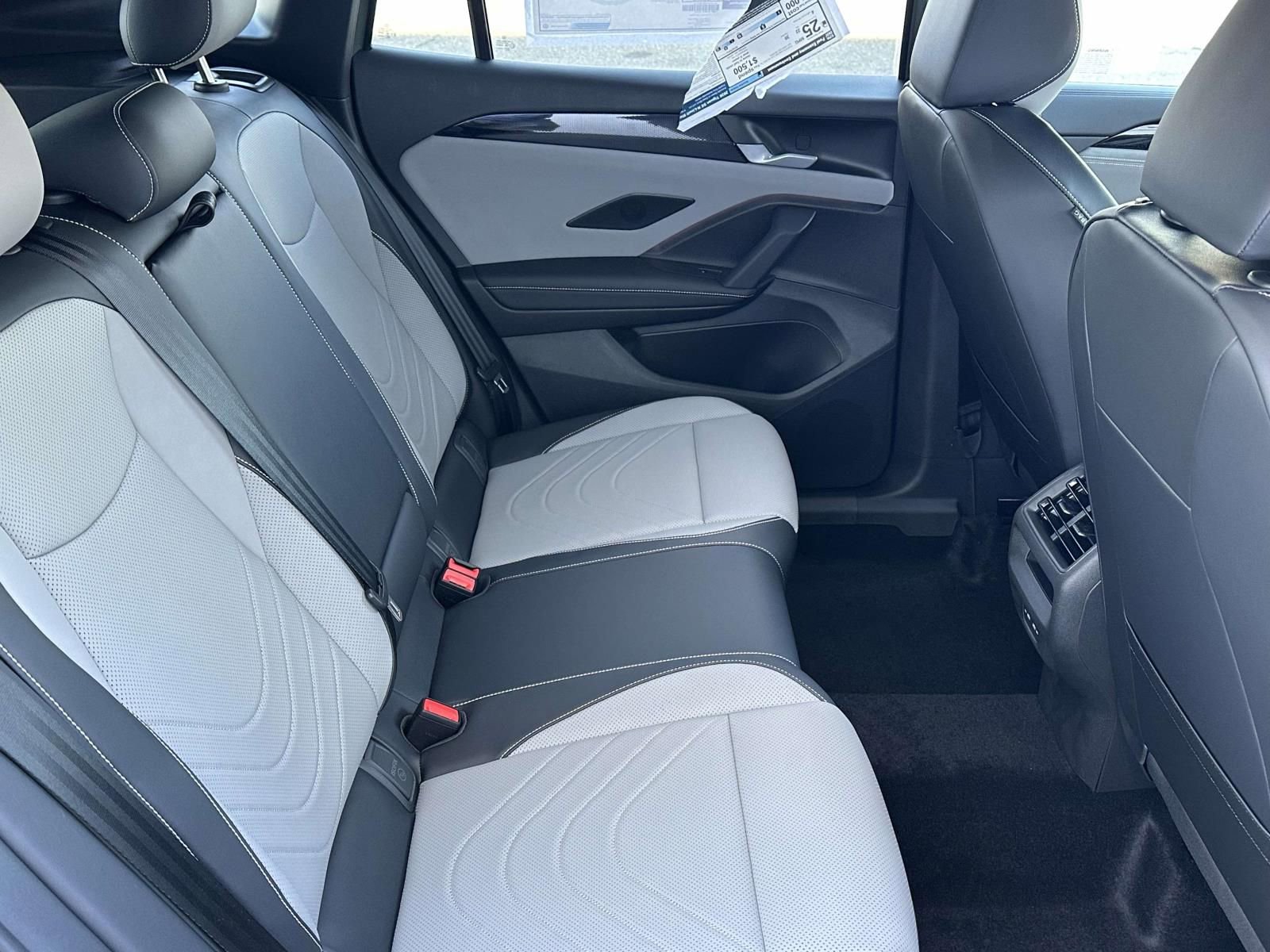 New 2026 Volkswagen Tiguan SE R-Line AWD/4WD image 15