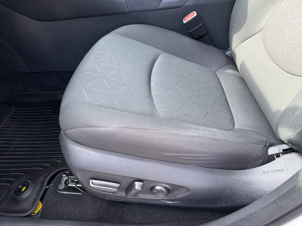 Used 2024 Toyota RAV4 XLE AWD/4WD image 25