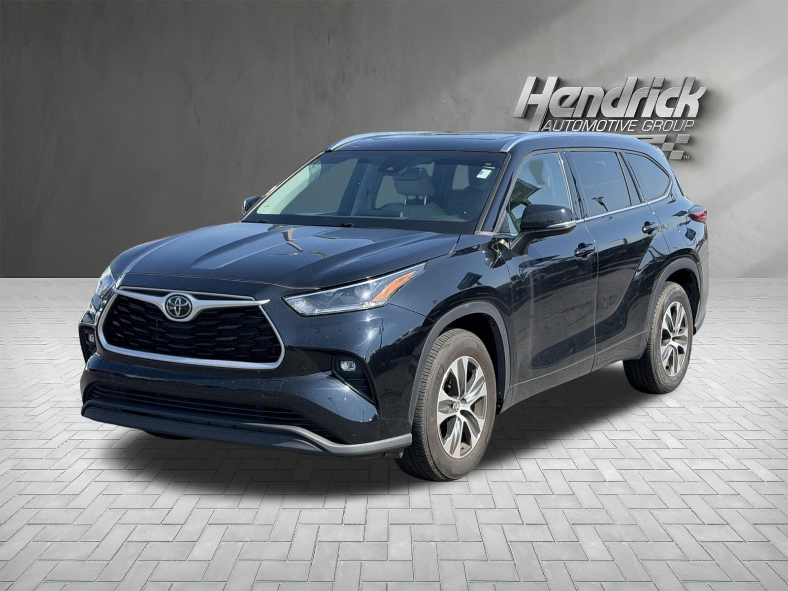 Used 2021 Toyota Highlander XLE FWD image 7