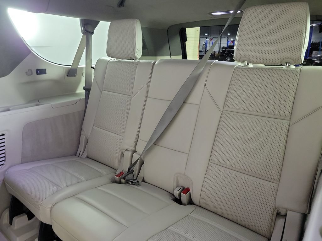 Used 2024 Cadillac Escalade ESV Sport Platinum w/ LPO, Floor Liner Package AWD/4WD image 11
