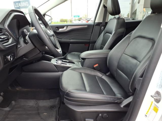 Certified 2022 Ford Escape Titanium w/ Class II Trailer Tow Package AWD/4WD image 15