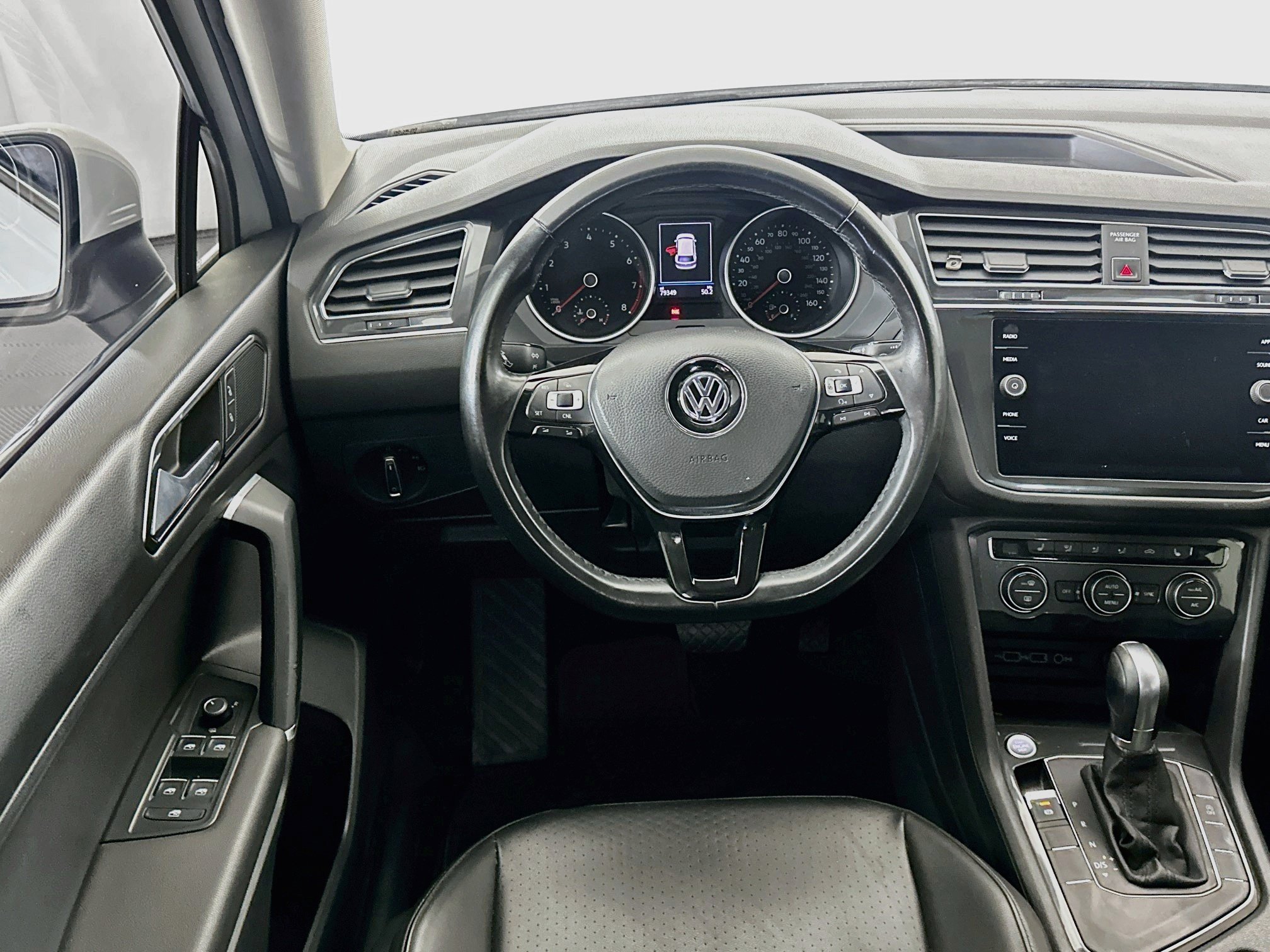 Used 2018 Volkswagen Tiguan SE FWD image 18