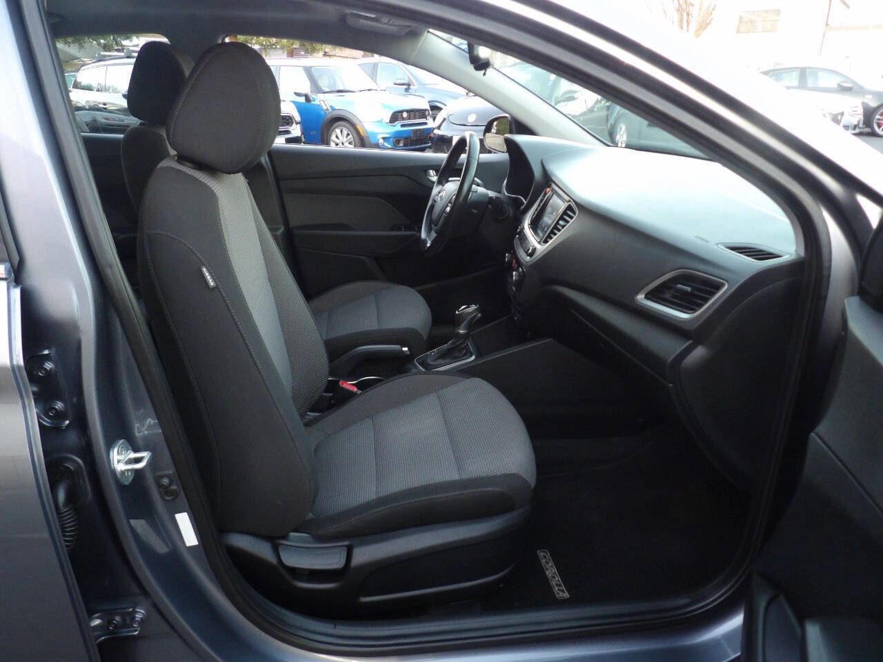 Used 2019 Hyundai Accent Limited image 6