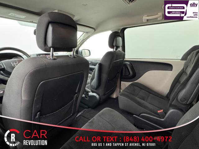 Used 2019 Dodge Grand Caravan SE w/ UConnect Hands-Free Group image 33