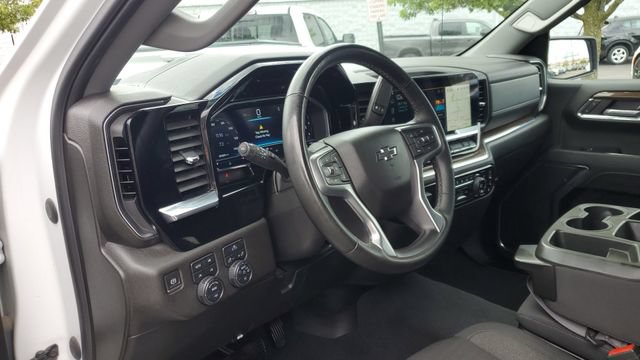 Used 2023 Chevrolet Silverado 1500 RST AWD/4WD image 6