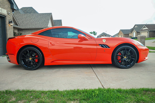 Used 2012 Ferrari California RWD image 18
