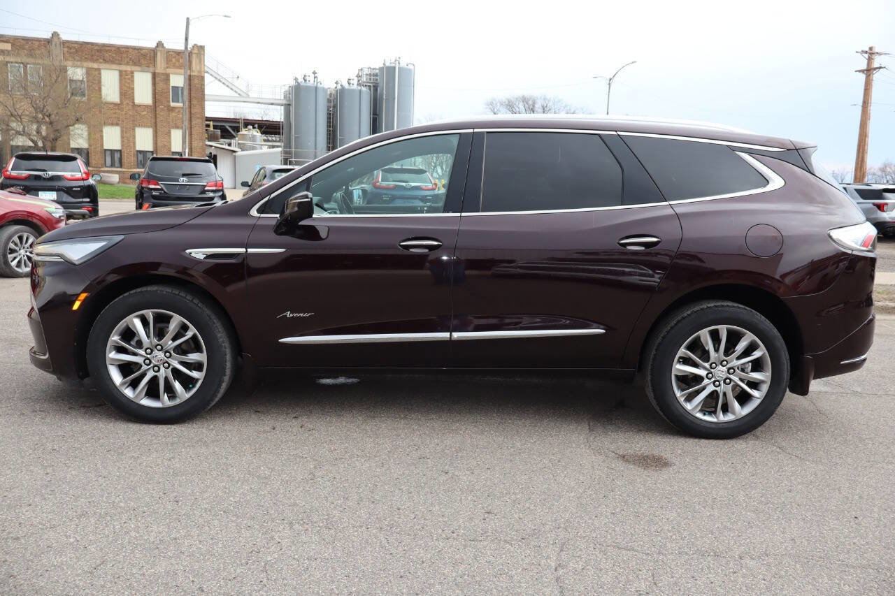 Used 2023 Buick Enclave Avenir w/ Trailering Package, 5000 lbs. AWD/4WD image 8