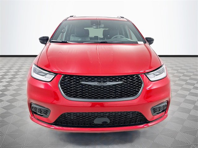 New 2026 Chrysler Pacifica Limited image 2