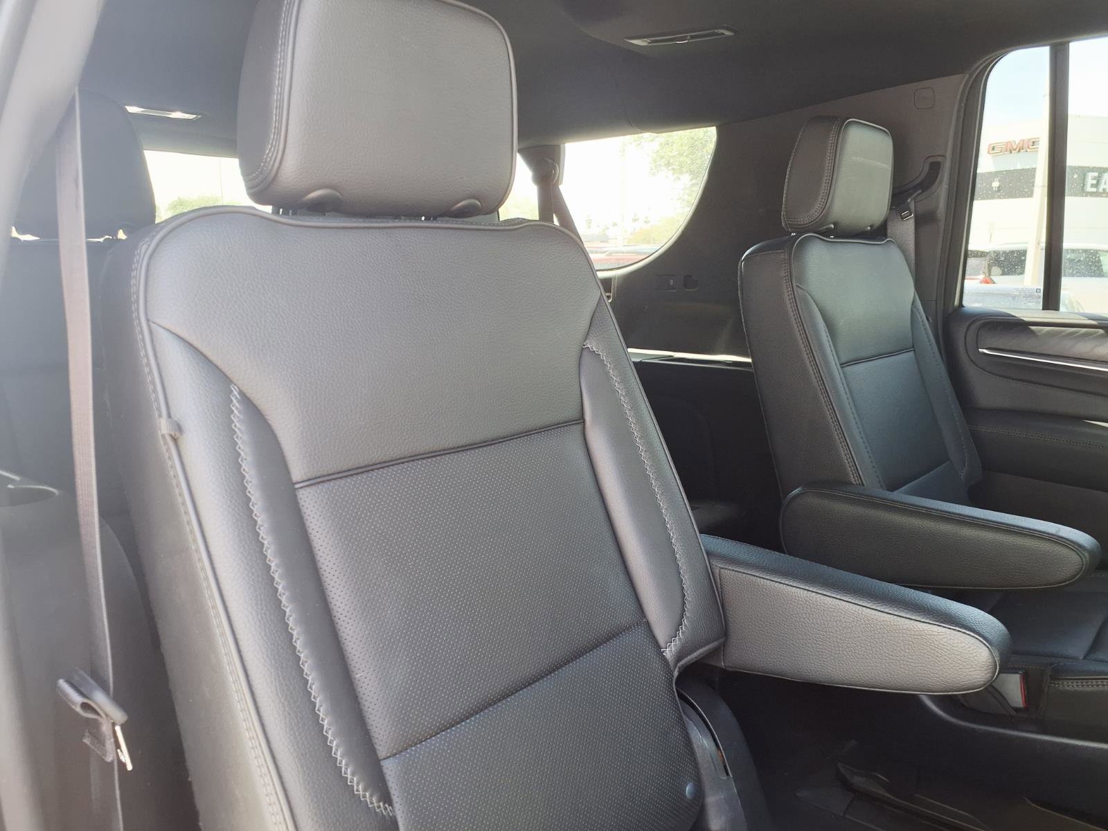 Used 2021 GMC Yukon XL Denali image 15