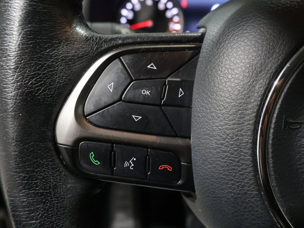 Used 2020 Jeep Renegade Limited image 39