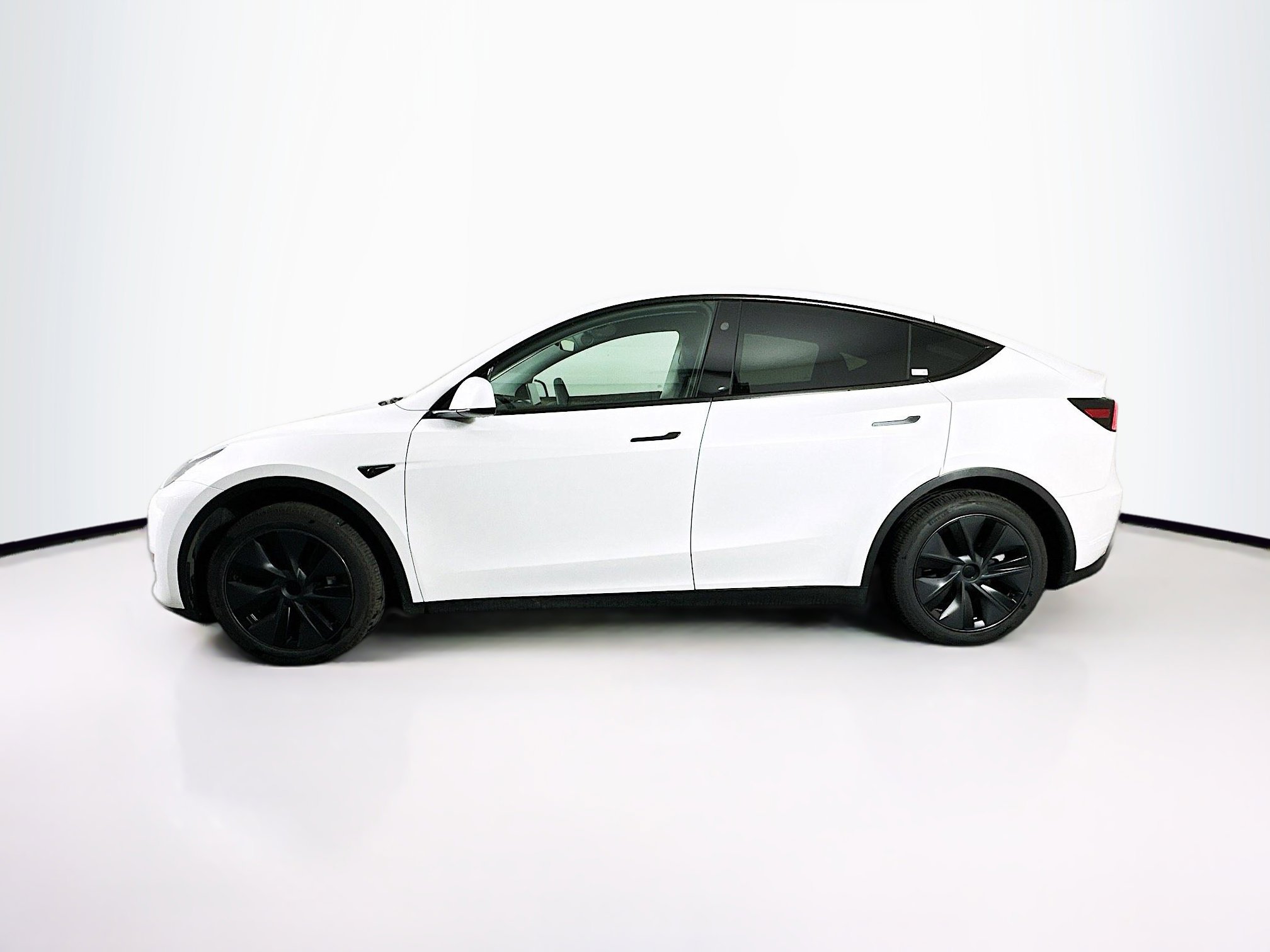 Used 2025 Tesla Model Y Long Range image 4