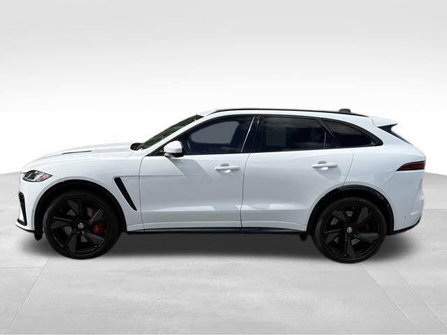 Certified 2022 Jaguar F-PACE SVR image 2