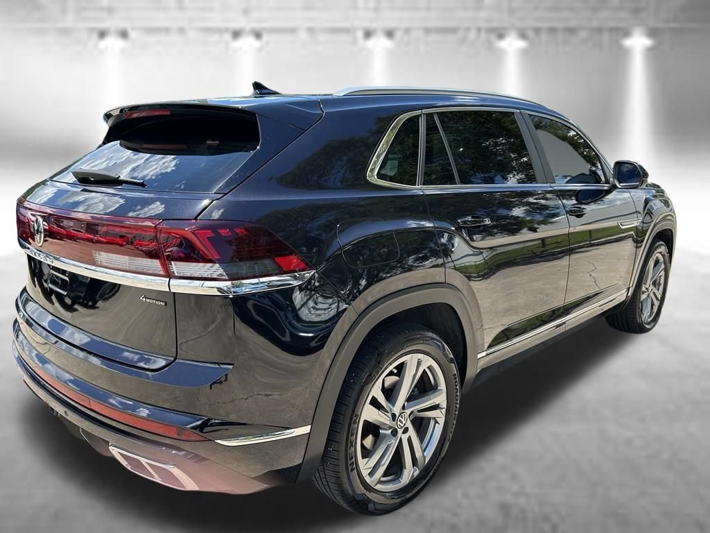 Certified 2024 Volkswagen Atlas Cross Sport SEL R-Line AWD/4WD image 9