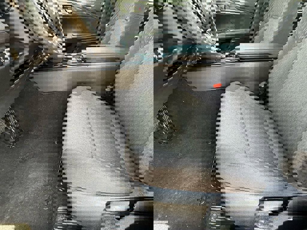 Used 2025 Toyota Camry LE image 12