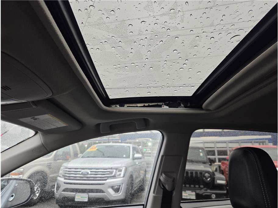 Used 2016 Toyota RAV4 Limited w/ Advanced Technology Package AWD/4WD image 21