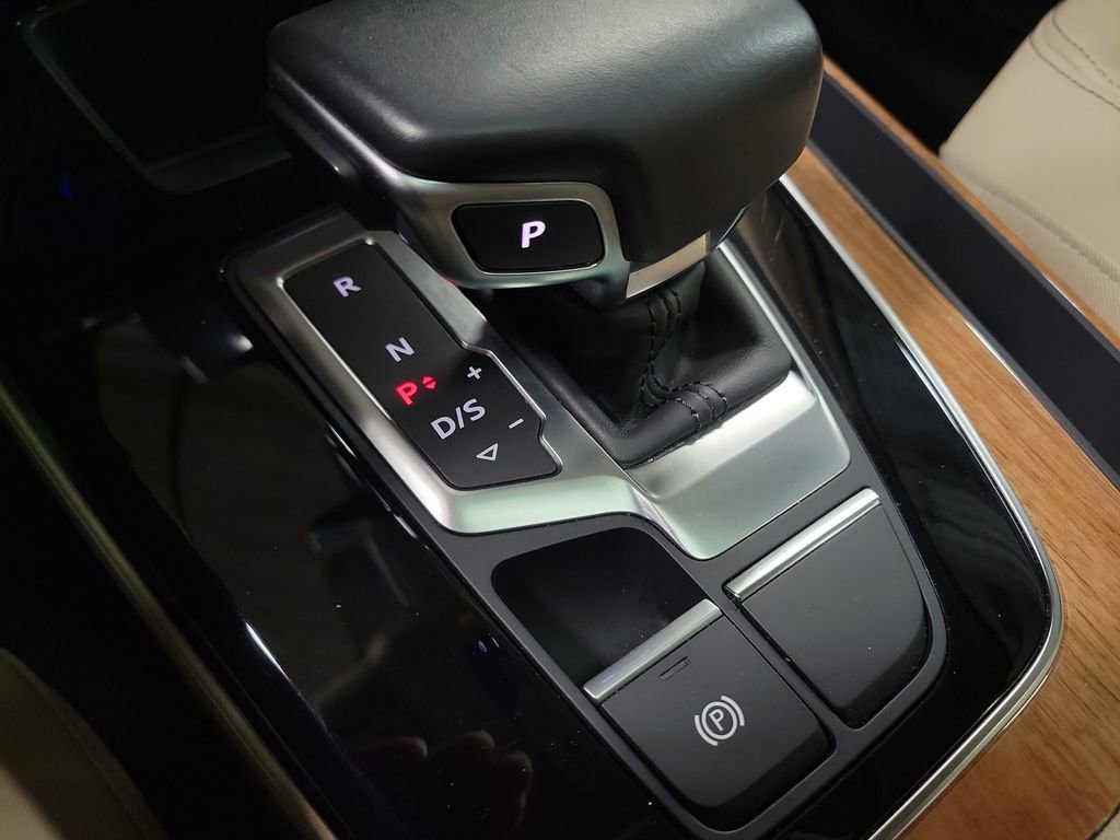 Used 2022 Audi Q5 2.0T Premium w/ Convenience Package image 16