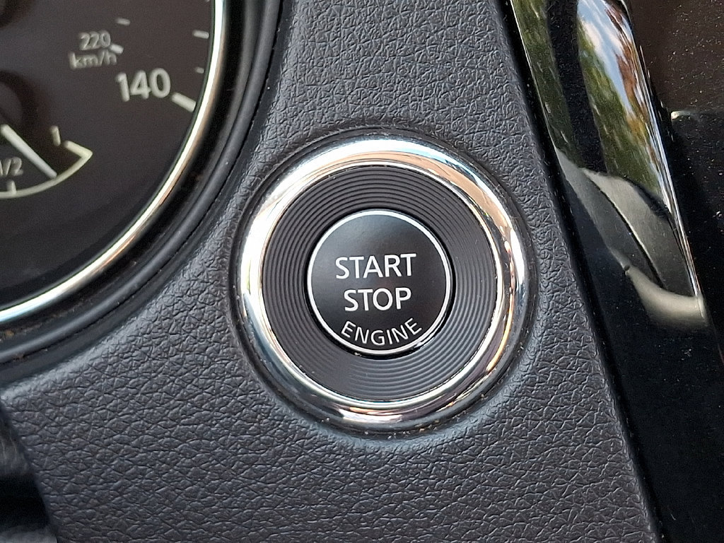 Used 2020 Nissan Rogue SV FWD image 22