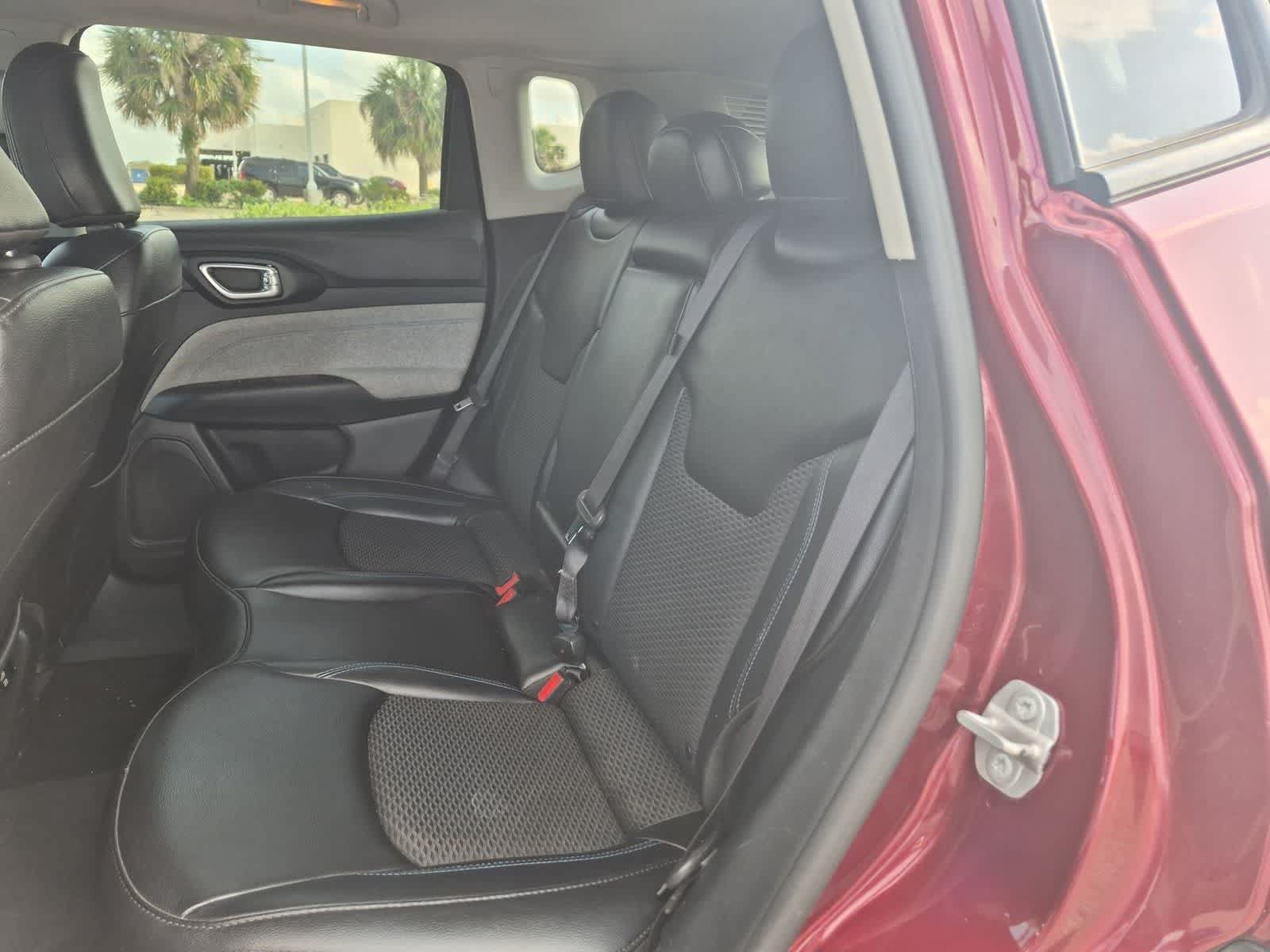 Used 2022 Jeep Compass Latitude AWD/4WD image 23