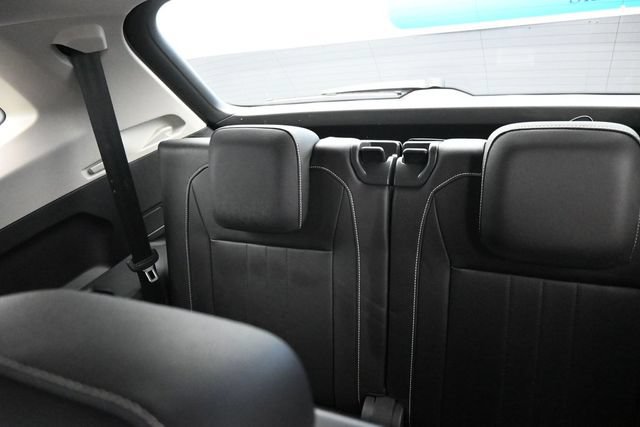 Used 2023 Volkswagen Tiguan SE w/ Panoramic Sunroof Package FWD image 10