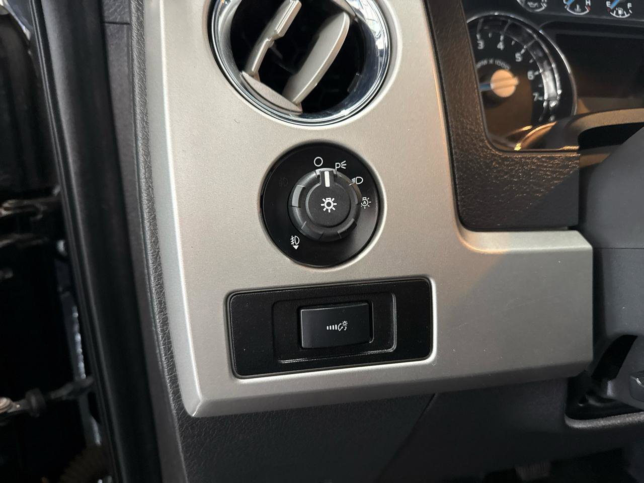 Used 2013 Ford F150 Lariat w/ Mid Equipment Group image 12