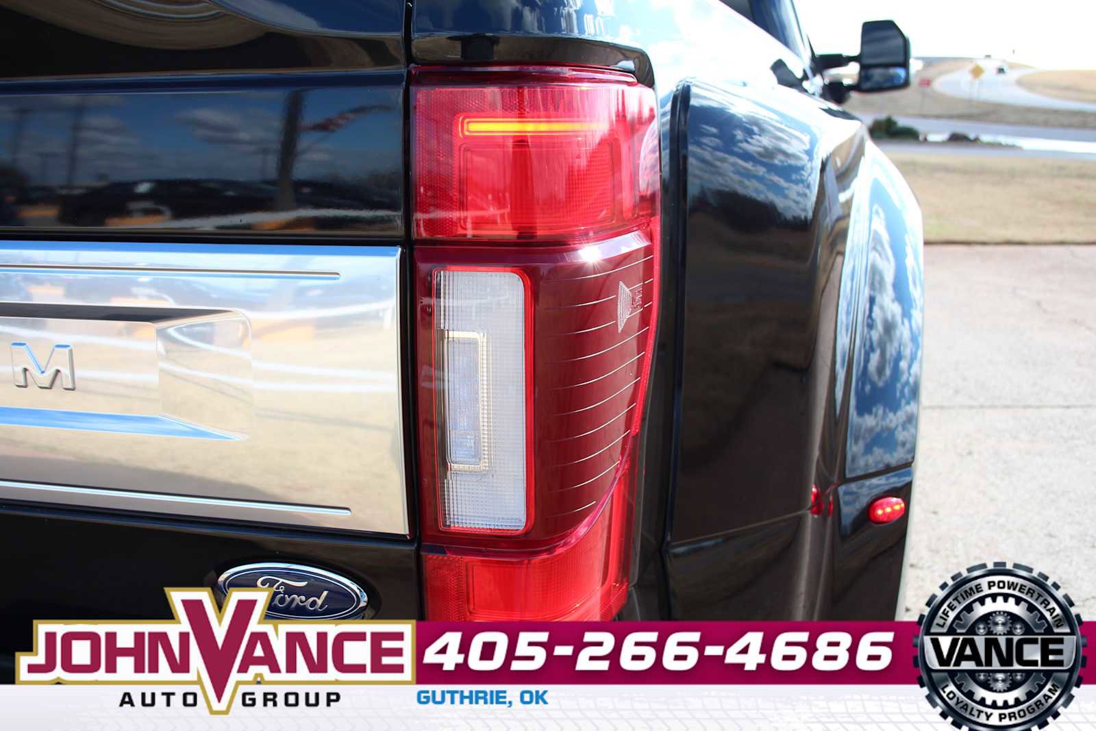 Used 2022 Ford F350 Platinum image 12