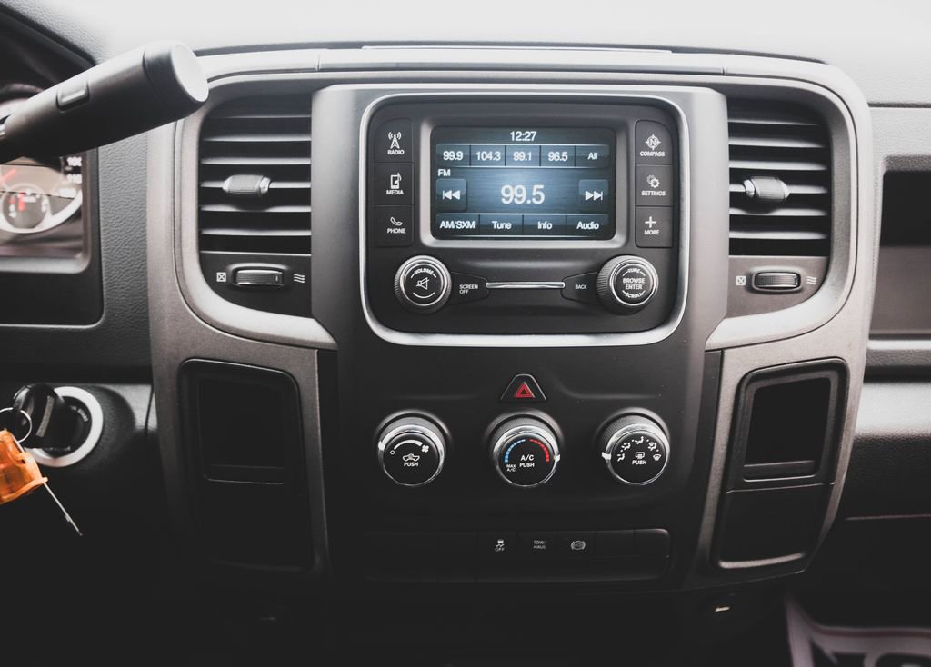 Used 2018 RAM 2500 Tradesman w/ Chrome Appearance Group image 4