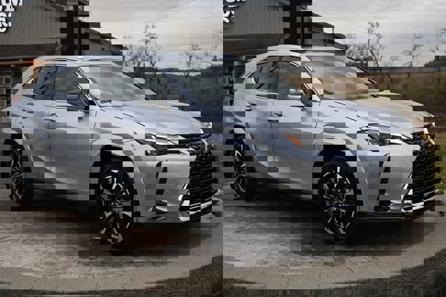 Used 2023 Lexus UX 250h Premium image 3