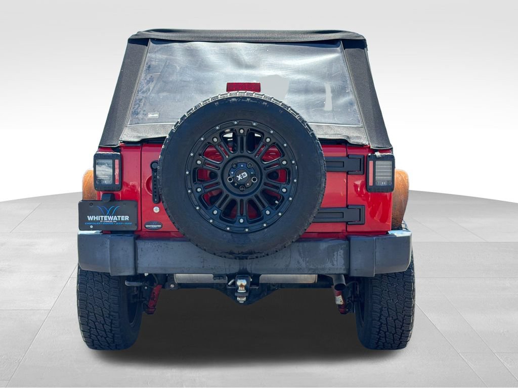 Used 2015 Jeep Wrangler Unlimited Rubicon w/ Connectivity Group AWD/4WD image 22