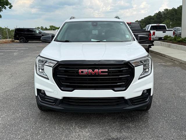 Used 2023 GMC Terrain SLT w/ Elevation Edition FWD image 8