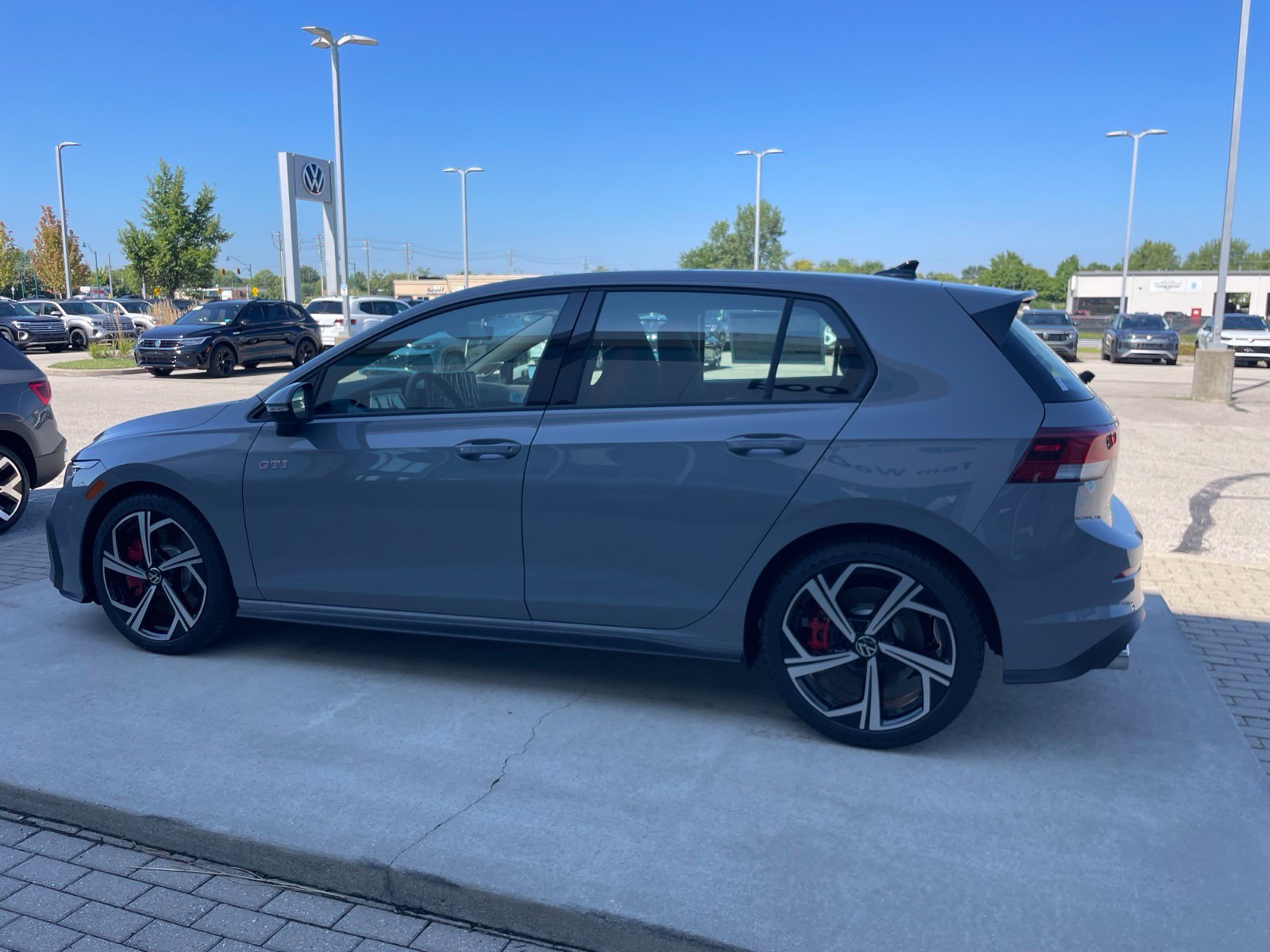 New 2026 Volkswagen GTI SE FWD image 38