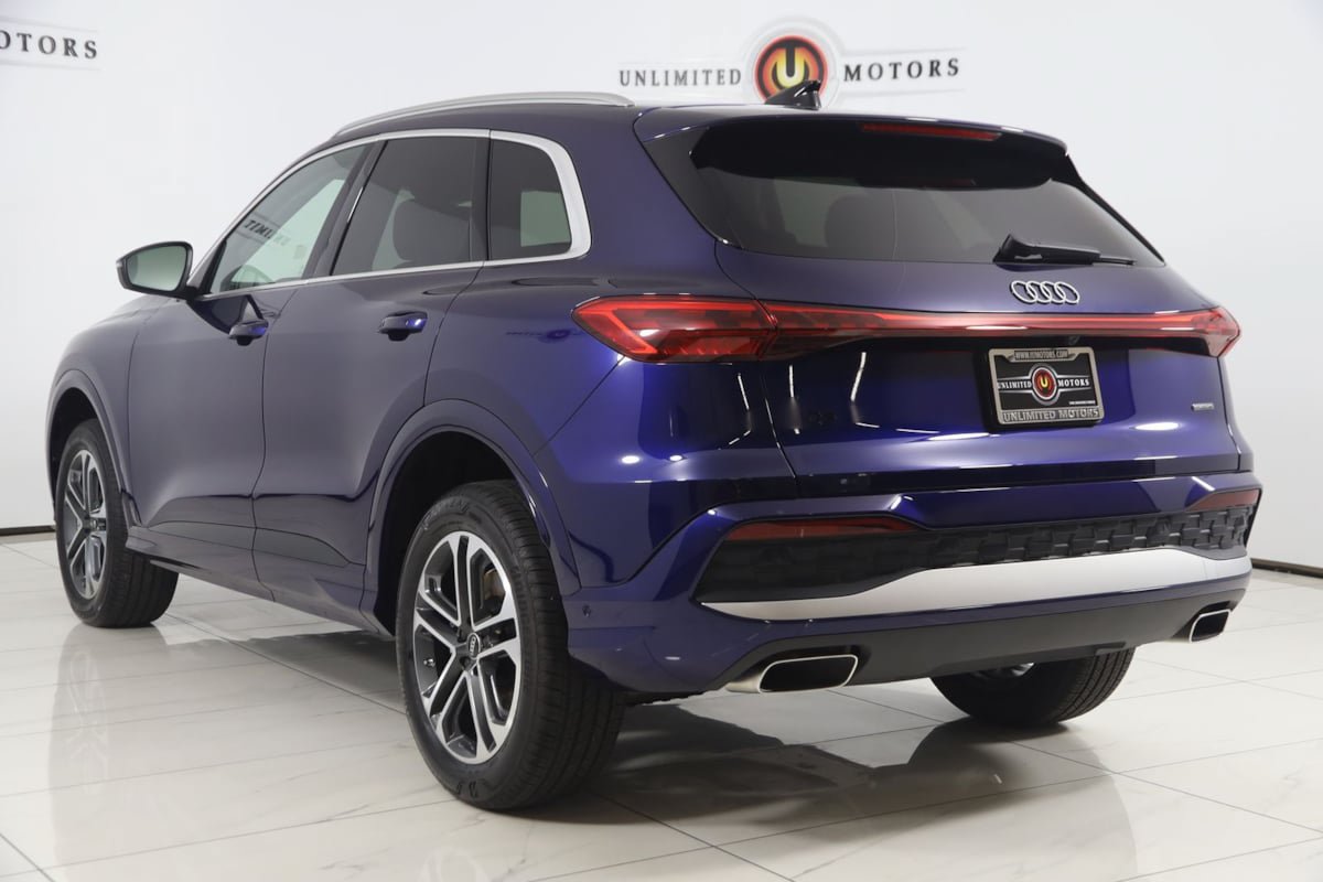 Used 2025 Audi Q5 Premium w/ Convenience Package AWD/4WD image 4