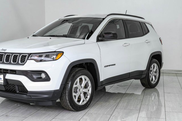 Used 2024 Jeep Compass Latitude AWD/4WD image 45