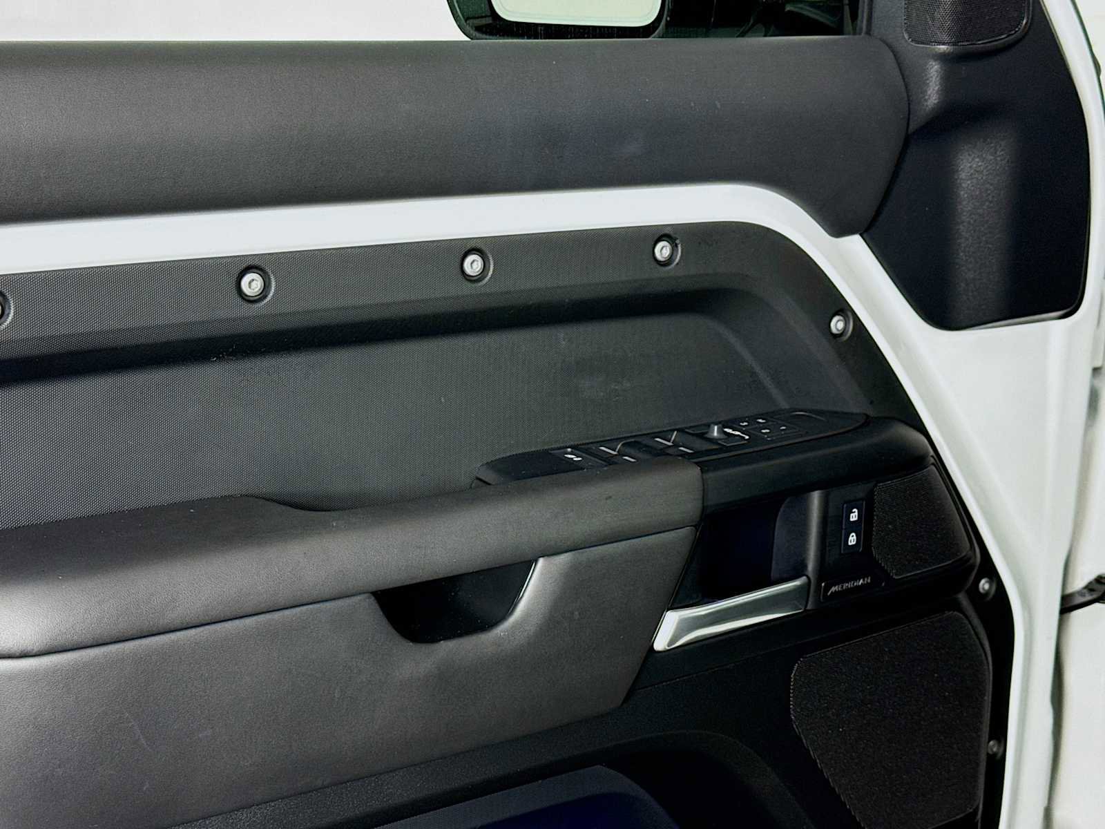 Used 2025 Land Rover Defender 110 S image 18