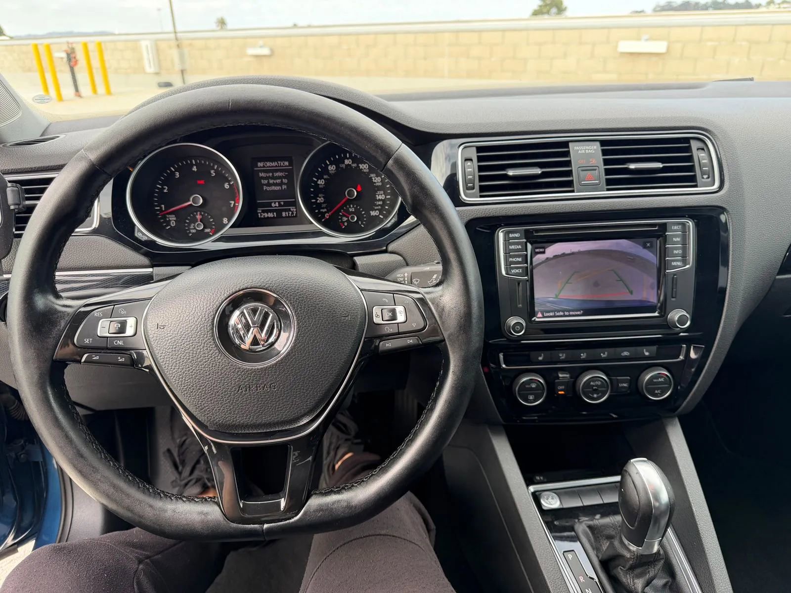 Used 2017 Volkswagen Jetta SEL image 14