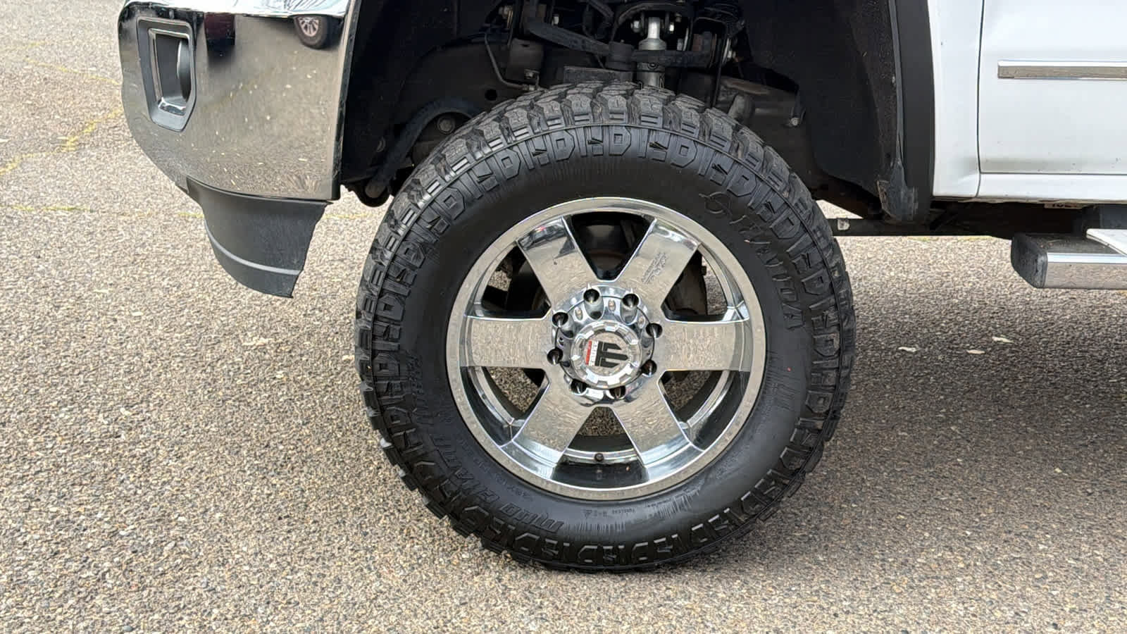 Used 2017 GMC Sierra 2500 SLT w/ Suspension Package, Off-Road image 9