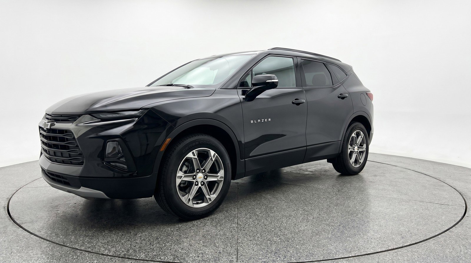 Used 2025 Chevrolet Blazer LT FWD image 3