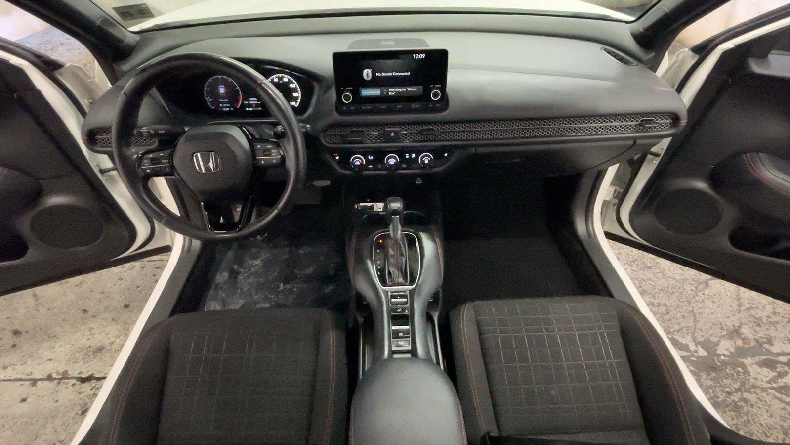 Certified 2025 Honda HR-V Sport image 30